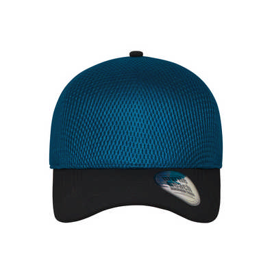 HIGH-QUALITY CAP WITH SEAMLESS, PRE-FORMED CROWN